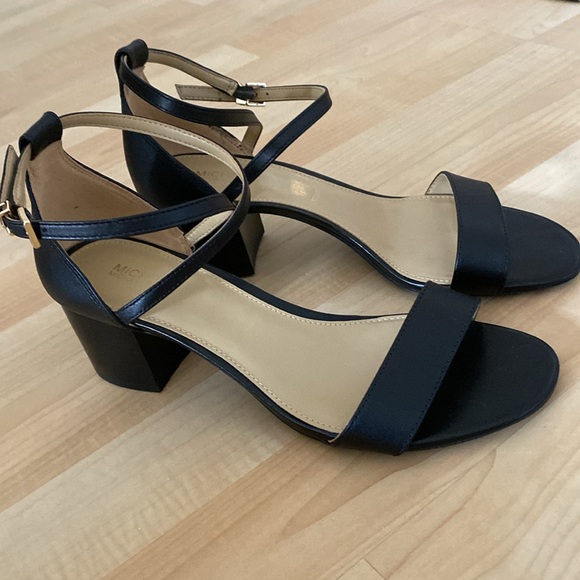 Michael Kors Dress Sandals 7M - Picture 2 of 10